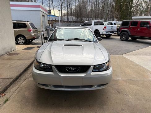 Used 2002 Ford Mustang Convertible image 14