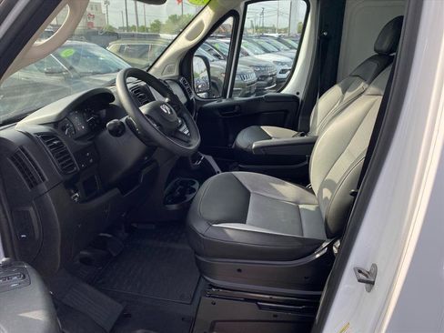 Used 2026 RAM ProMaster 2500 w/ Convenience Group FWD image 9