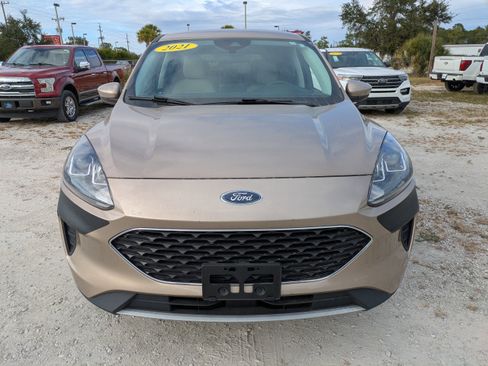 Used 2021 Ford Escape SE w/ Convenience Package image 9