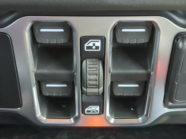 New 2026 Jeep Wrangler Unlimited Sahara AWD/4WD image 30
