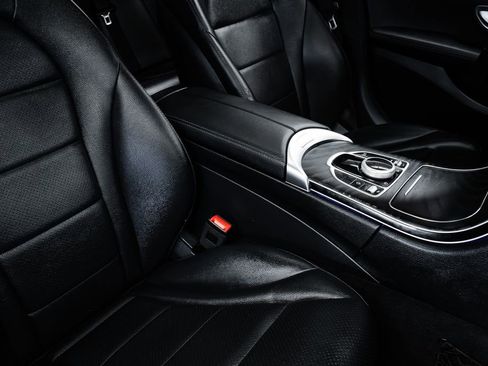 Used 2020 Mercedes-Benz C 300 w/ Premium Package image 21