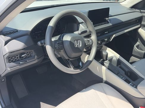 Certified 2023 Honda Accord EX image 17