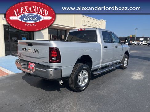 Used 2026 RAM 2500 Big Horn AWD/4WD image 4