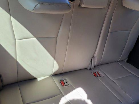 Certified 2021 Toyota Highlander XLE image 12