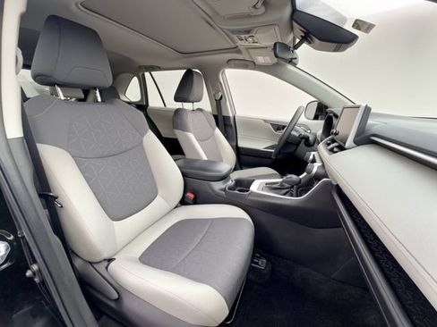 Used 2024 Toyota RAV4 XLE w/ Convenience Package FWD image 31