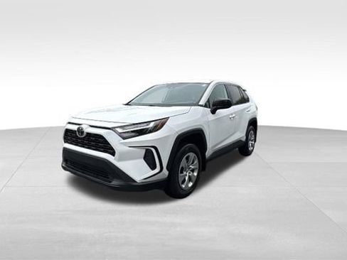 Used 2023 Toyota RAV4 LE AWD/4WD image 2