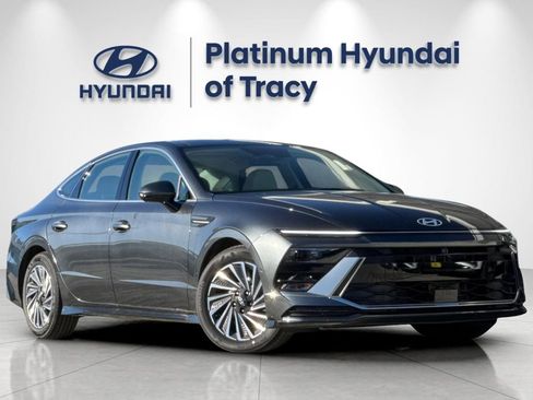New 2026 Hyundai Sonata Limited FWD image 2