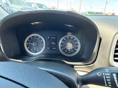 Used 2021 Hyundai Venue SEL FWD image 33