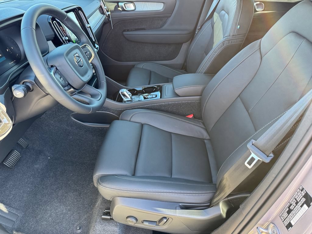 Certified 2026 Volvo XC40 B5 Plus w/ Climate Package AWD/4WD image 14