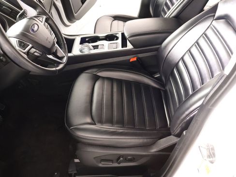 Used 2024 Ford Edge SEL image 11