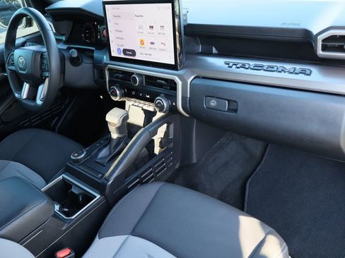 Used 2024 Toyota Tacoma TRD Sport image 27