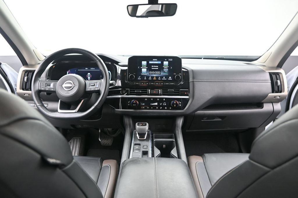 Used 2025 Nissan Pathfinder Platinum FWD image 30