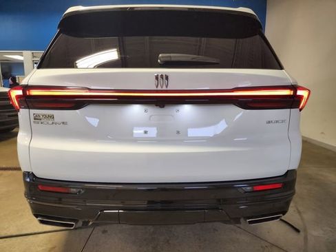 Certified 2025 Buick Enclave Sport Touring image 3