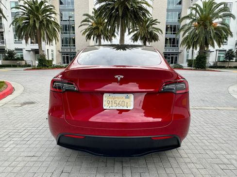 Used 2024 Tesla Model Y Long Range RWD image 6