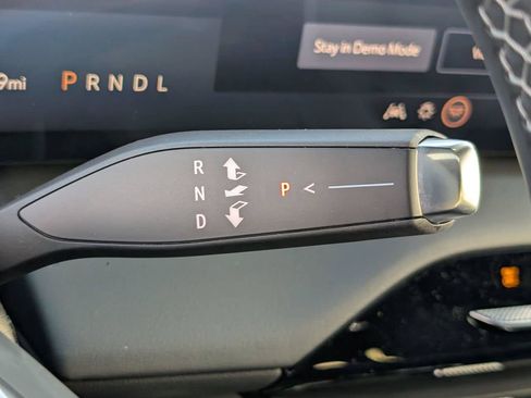 New 2026 Buick Enclave Avenir w/ Super Cruise Package FWD image 17