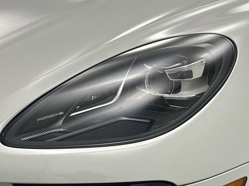 Used 2021 Porsche Macan AWD/4WD image 26