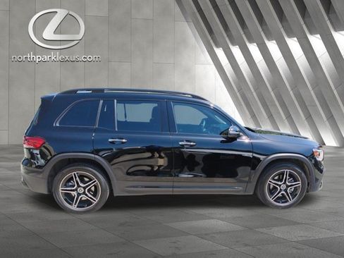 Used 2023 Mercedes-Benz GLB 250 4MATIC image 4