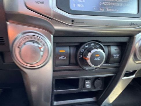 Used 2015 Toyota 4Runner SR5 Premium AWD/4WD image 31