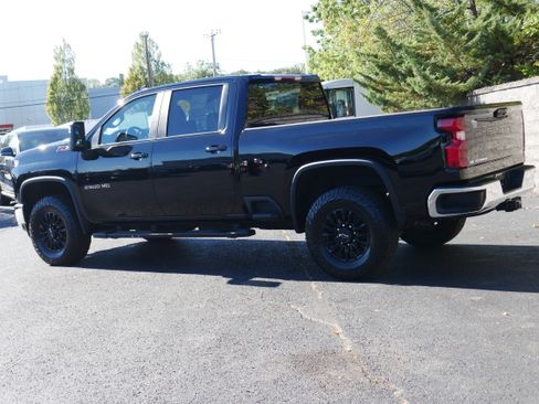 Certified 2022 Chevrolet Silverado 2500 LT w/ Convenience Package image 4