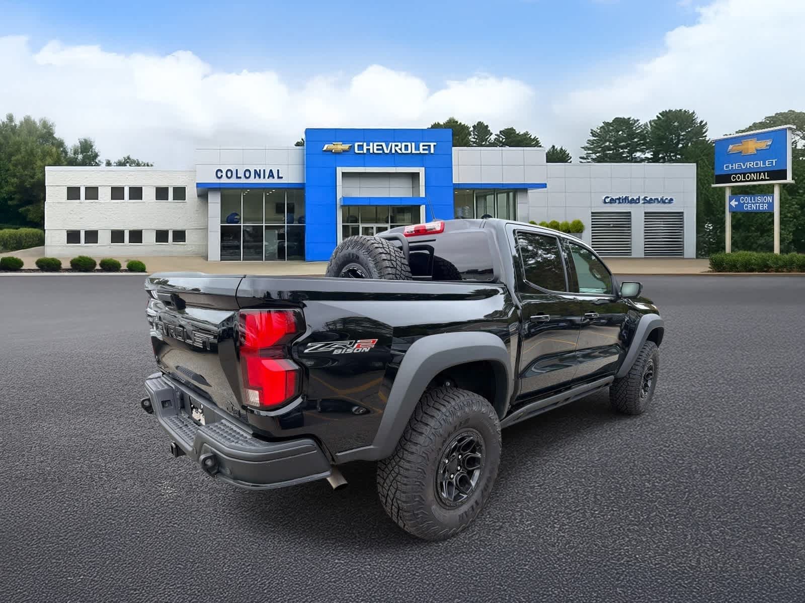 Used 2024 Chevrolet Colorado ZR2 w/ ZR2 Bison Edition AWD/4WD image 3