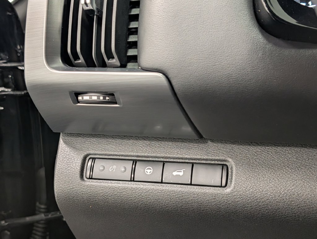 Used 2023 Nissan Pathfinder SL AWD/4WD image 21