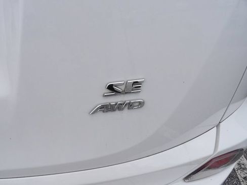 Used 2018 Toyota RAV4 SE w/ Power Extra Value Package AWD/4WD image 18