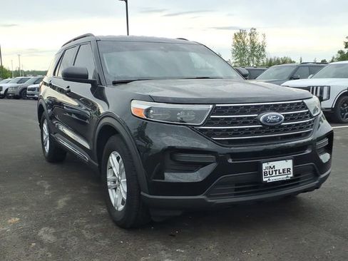 Used 2022 Ford Explorer XLT image 28