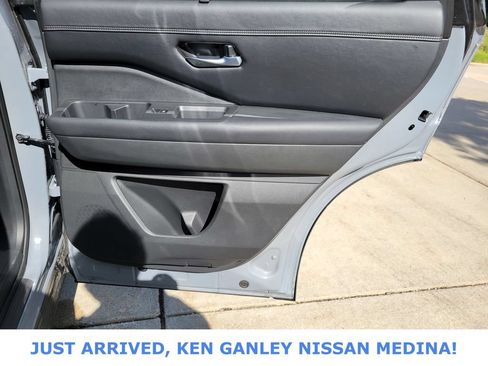 Used 2023 Nissan Pathfinder Platinum AWD/4WD image 22