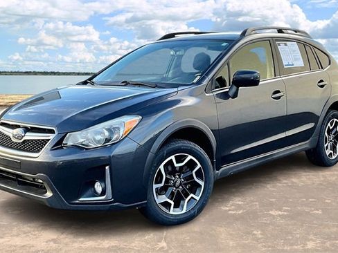 Used 2016 Subaru Crosstrek 2.0i Premium w/ Moonroof Package image 3