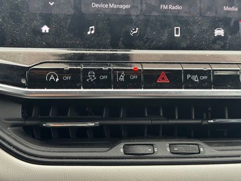 Certified 2024 Jeep Compass Limited AWD/4WD image 34