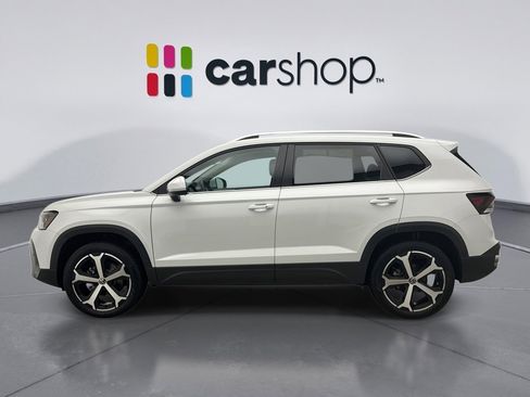 Used 2025 Volkswagen Taos SEL image 2