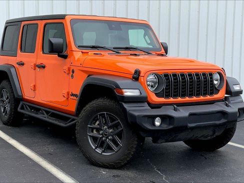 Used 2025 Jeep Wrangler Sport S image 2