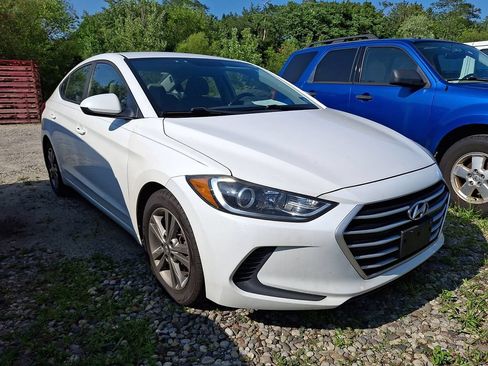 Used 2017 Hyundai Elantra SE FWD image 3