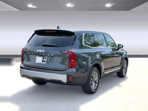 Used 2023 Kia Telluride LX FWD image 9