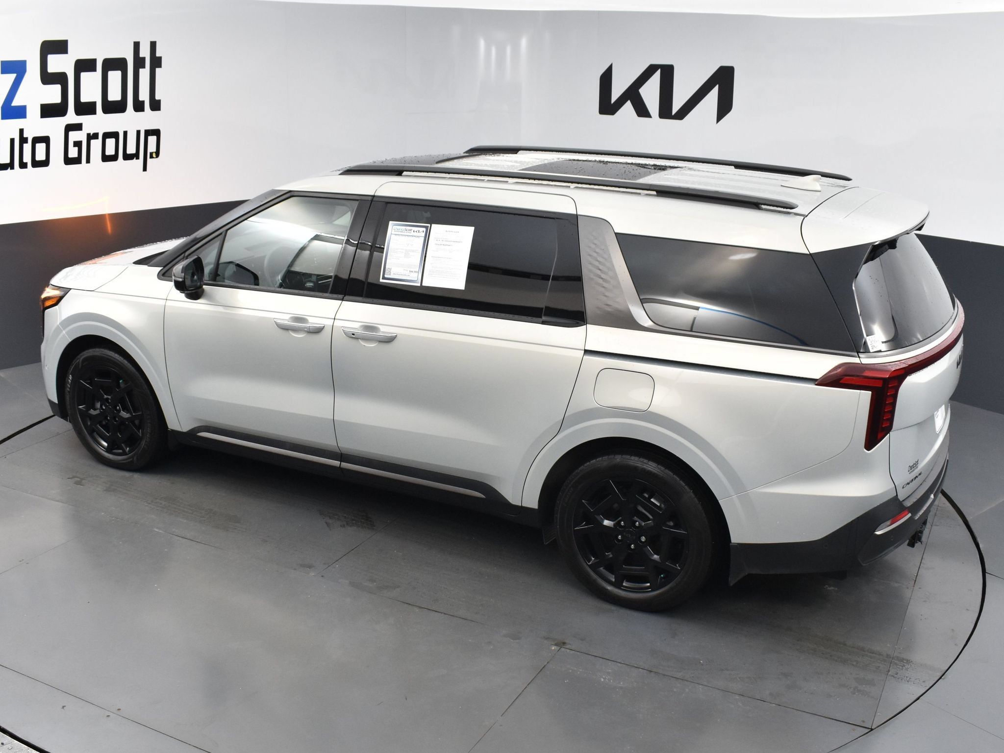 Used 2025 Kia Carnival SX Prestige FWD image 11