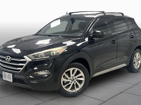 Used 2017 Hyundai Tucson SE image 1