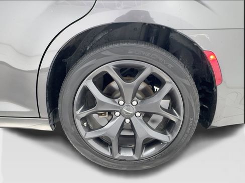 Used 2023 Chrysler 300 Touring w/ Sport Appearance Package RWD image 11