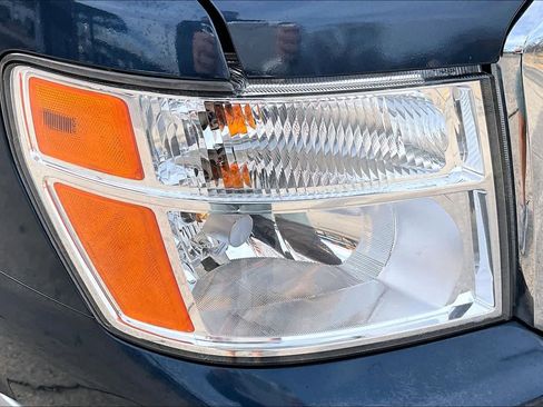 Used 2021 Nissan NV 3500 SL image 25