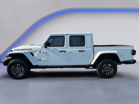 Used 2025 Jeep Gladiator Mojave AWD/4WD image 6