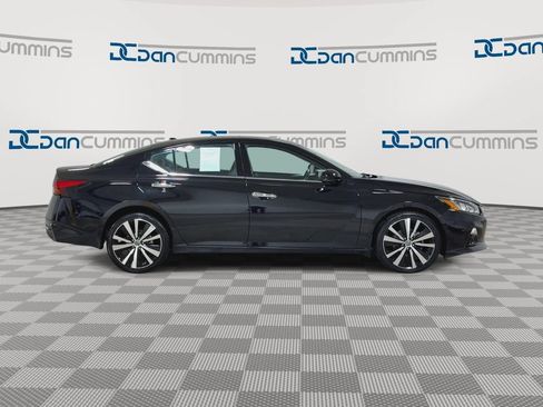 Used 2022 Nissan Altima 2.5 Platinum AWD/4WD image 9