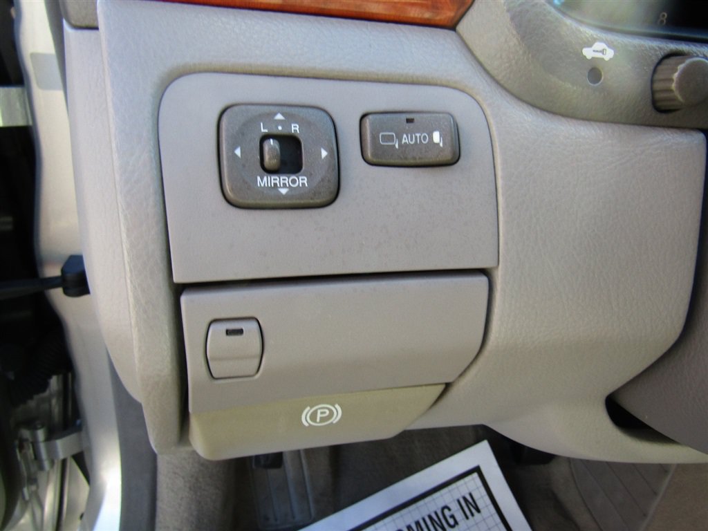 Used 2001 Lexus LS 430 RWD image 26
