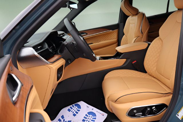 New 2027 Jeep Grand Cherokee Summit AWD/4WD image 14