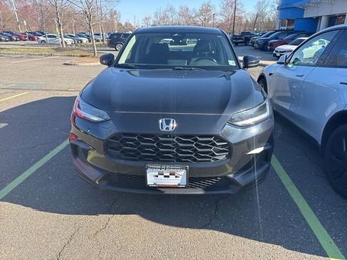 Used 2023 Honda HR-V LX image 2