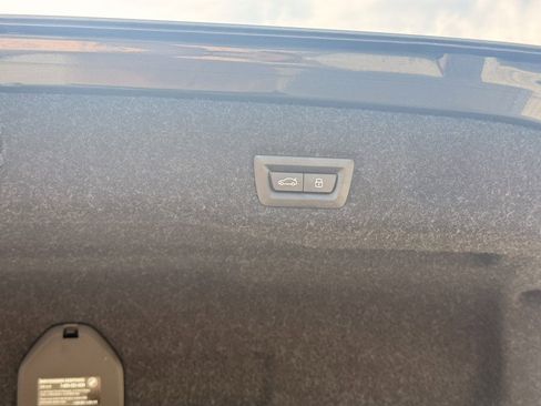 Certified 2025 BMW 530i w/ Premium Package image 17