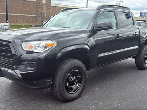Certified 2023 Toyota Tacoma SR AWD/4WD image 3