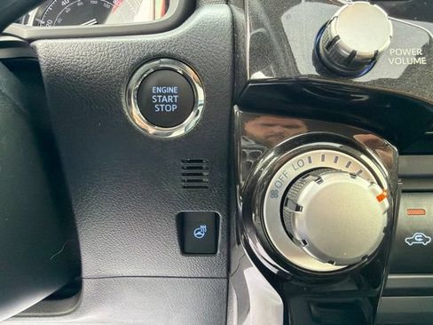 Used 2024 Toyota 4Runner TRD Off-Road Premium w/ Moonroof Package AWD/4WD image 25