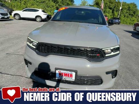 Used 2025 Dodge Durango GT AWD/4WD image 3
