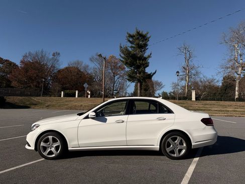 Used 2014 Mercedes-Benz E 350 4MATIC Sedan image 9
