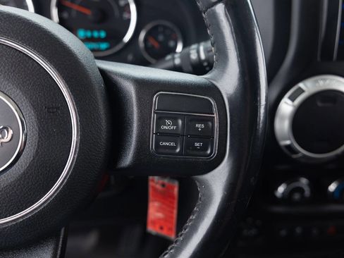 Used 2017 Jeep Wrangler Unlimited Sahara w/ Connectivity Group AWD/4WD image 35