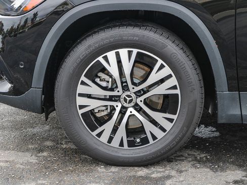 Certified 2025 Mercedes-Benz GLA 250 4MATIC image 8